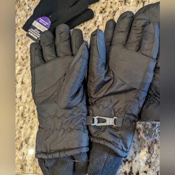 Woman's gloves & Mitts Size S or Youth L - Picture 5 of 10